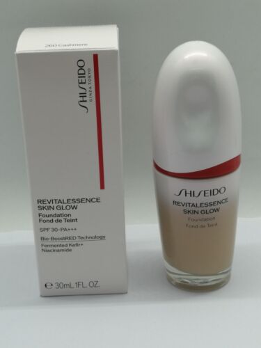 Shiseido Revitalessence Skin Glow Foundation - 260 Cashmere 30ml