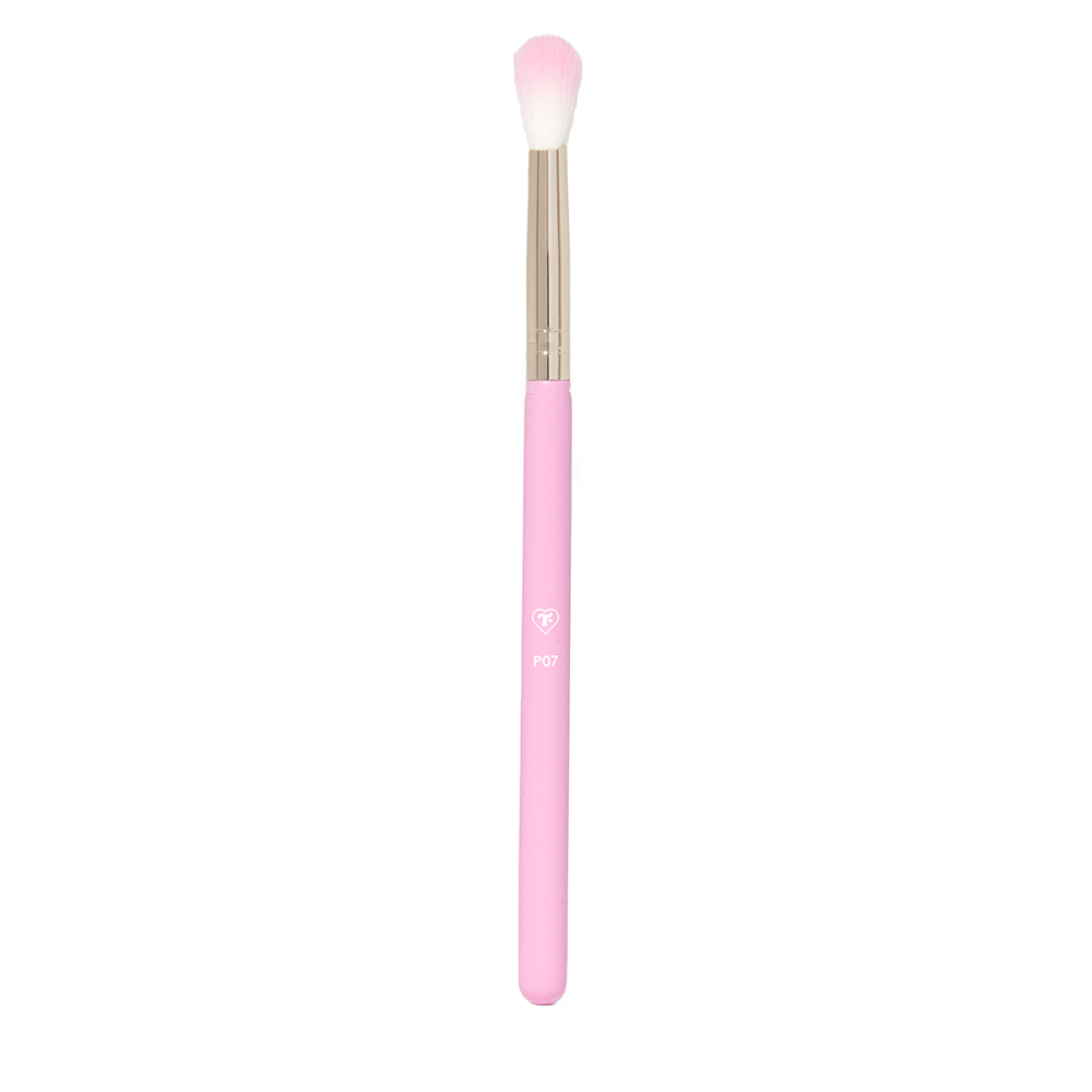 trixie cosmetics p07 tapered blending brush pink